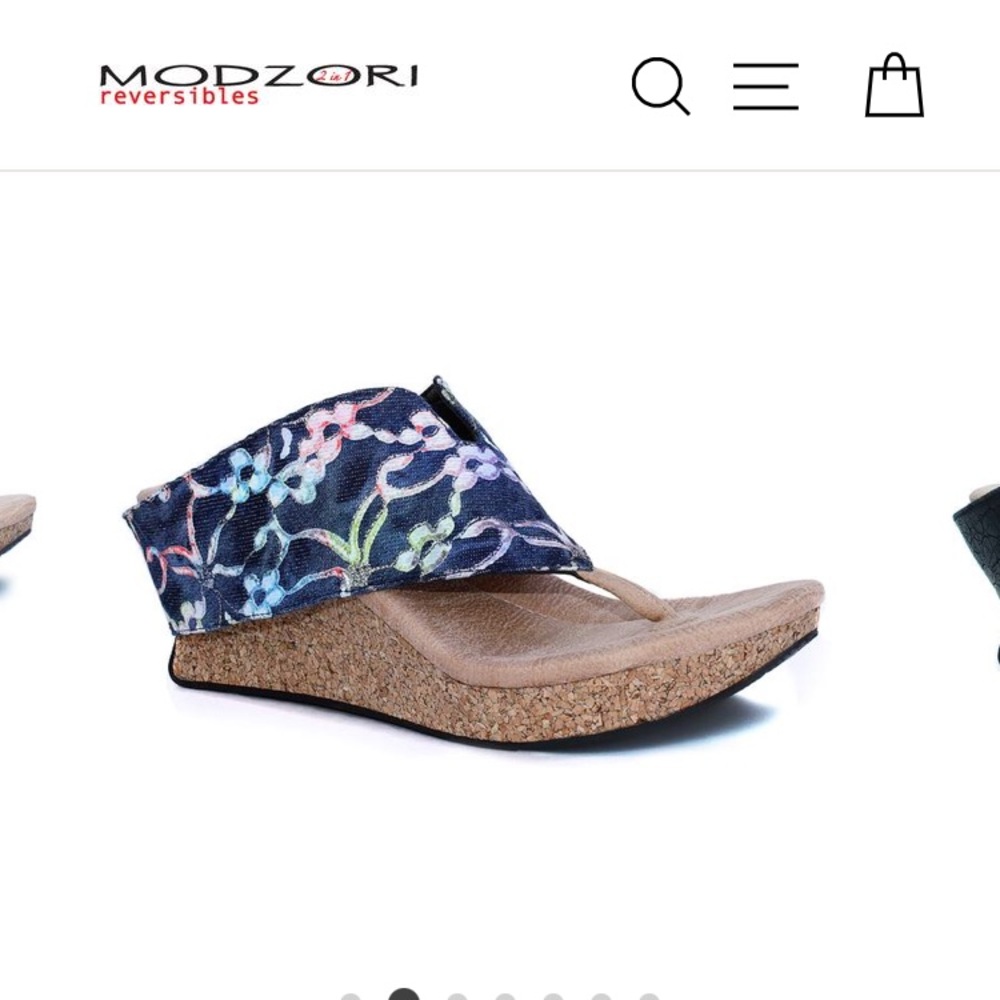 Nwot Modzori reversible sandals size 7